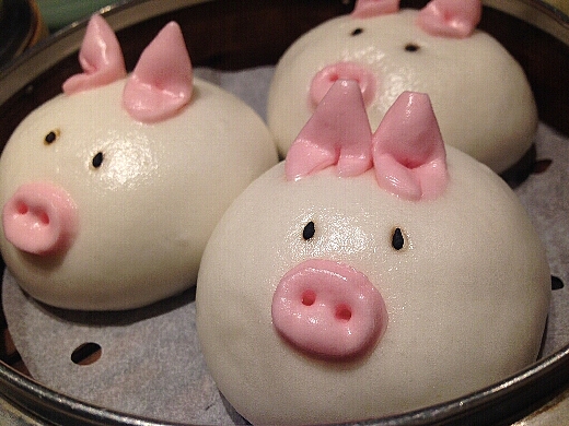 定番の一籠八戒という叉焼包(チャーシューパオ)は愛らしいブタちゃんw
