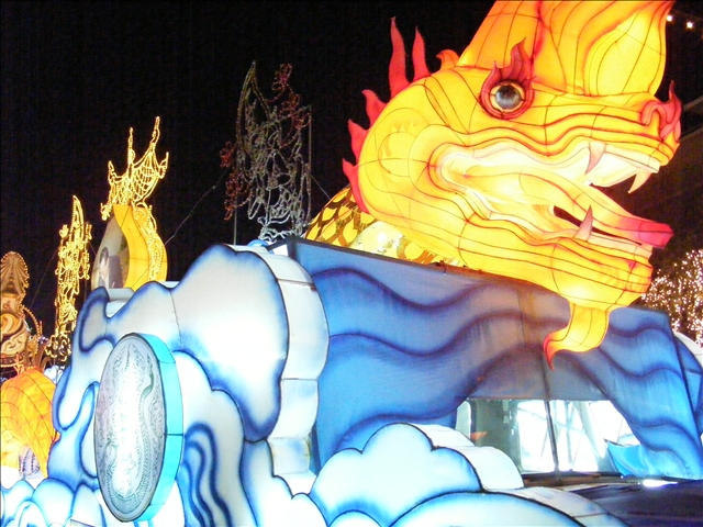 プミポン国王誕生日祝賀イベント2009