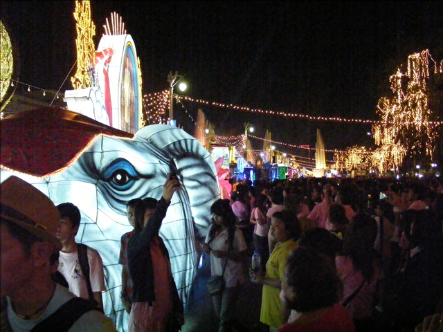 プミポン国王誕生日祝賀イベント2009