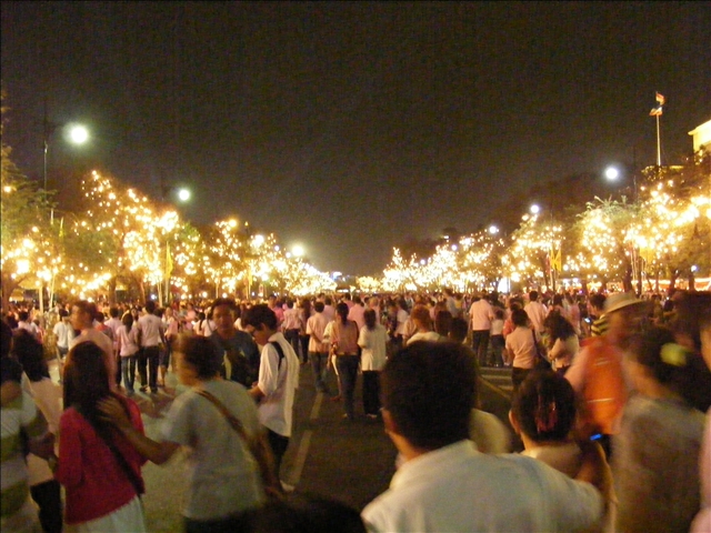 プミポン国王誕生日祝賀イベント2009