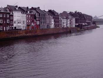 R1060689