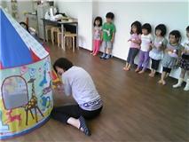 てんと幼児ひとり