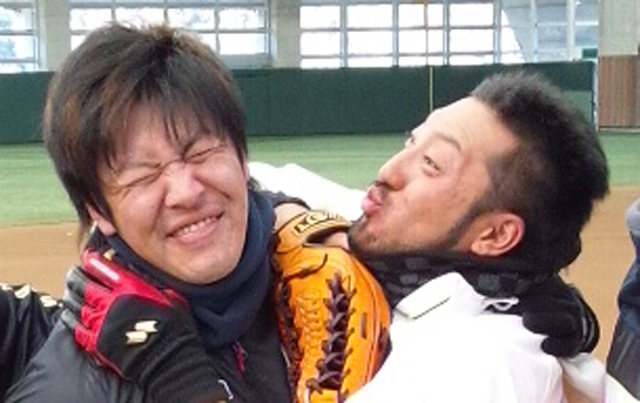 久本_菊池_自主トレ_キス_UP
