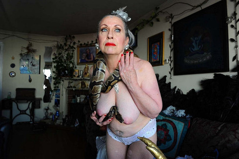 striptease10