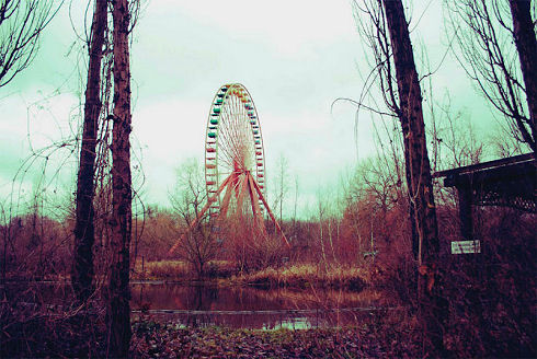 Surreal Abandoned Amusement Park in Berlin 03