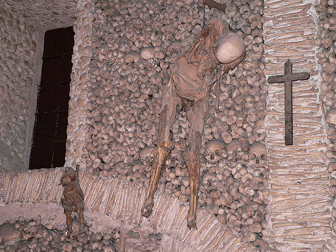 capela-dos-ossos_4