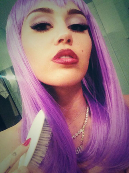 miley20131031_07
