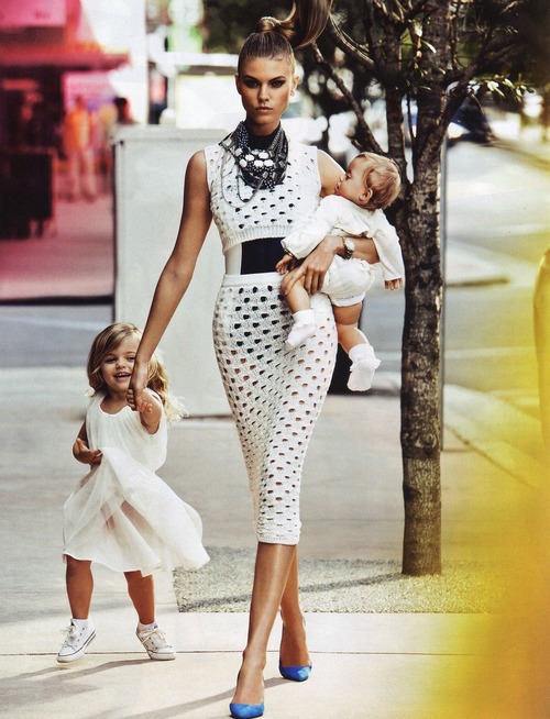 Maryna Linchuk - Vogue (Russia) May 2012 h03