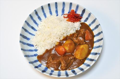 525px-Beef_curry_rice_003_R
