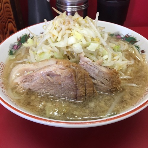 年間300杯以上ラーメン二郎を食べているジロリアン、胃腸の調子が悪く、調子を整えるため二郎に行く 	