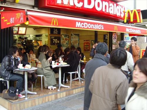 マクドナルド_表参道店_2007_オープンカフェ_(350317530)_R