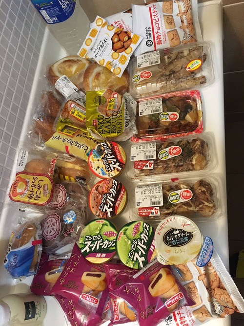 ピザデブの俺がスーパー買うチョイスがこちらｗｗｗｗｗｗｗｗｗｗｗ