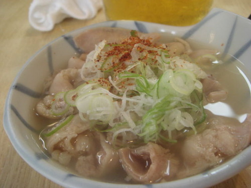 美少女「もつ煮でご飯食べれたら、付き合ってあげてもいいよ♪」