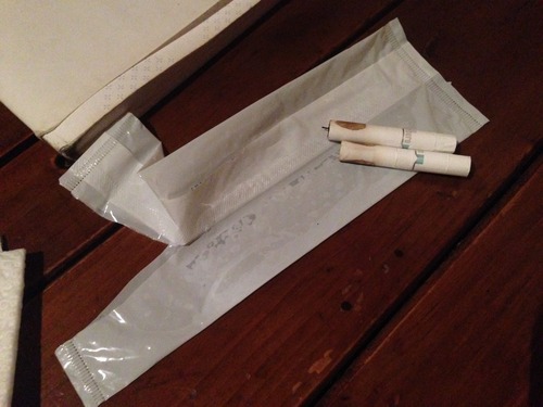 加熱式タバコアイコスの吸い殻をテーブルに置いて帰った！ その飲食店は怒って「全面禁煙」に 	