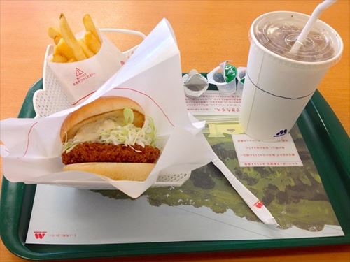 ワイハンバーガー担当大臣、日本のハンバーガーチェーンをモスバーガーのみにする