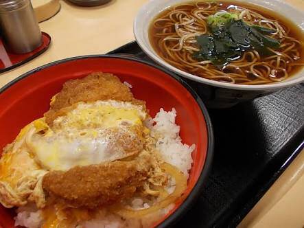 富士そばってうまい？オススメある？ 	