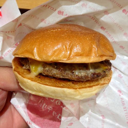 チーズバーガー10個って言うほど食えないか?