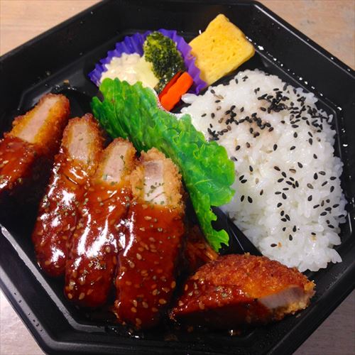 ３食コンビニ弁当だと太るかね？