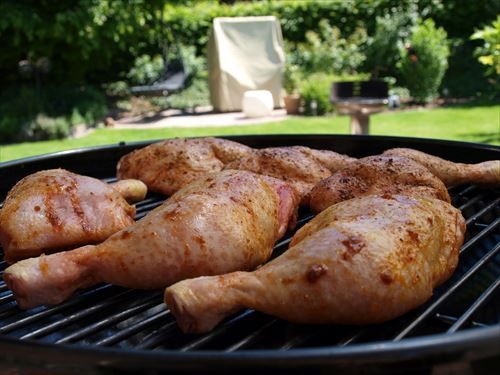 chicken-legs-barbecue-2344015_1280_R