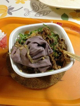 【すき家】 牛丼に雑巾混入 → 食べカスがついた汚い食器の画像も流出 → 広報が取材の約束を破って逃亡