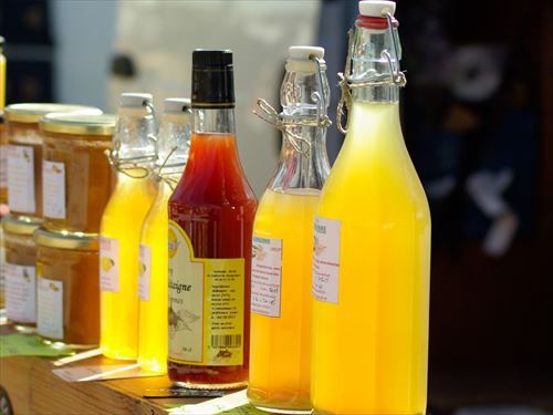 fruit_juices_honey_bottles-900913_R