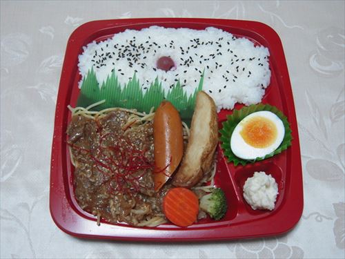 彼女が夜食にコンビニ弁当2個食いしててワロタ 	
