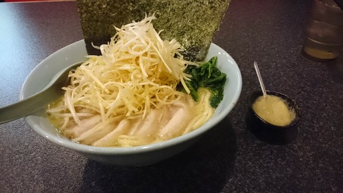 ぼく、いまから家系ラーメンを初めて食べる