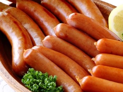 Q：ゆでたてのソーセージがあります。さて 	