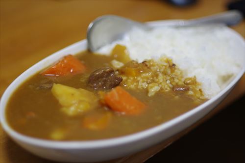 ワイ「カレー嫌い」先輩「えぇ…(ドン引き)」
