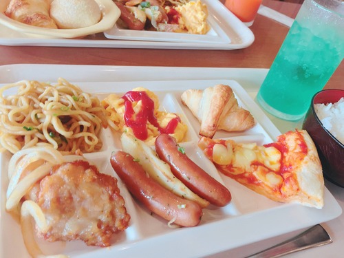 ココスの朝食食べ放題来たンゴ!
