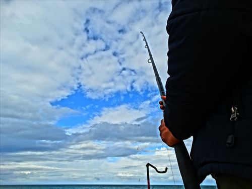 fishing_cloudy_sky-1327658_R