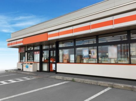 都会のコンビニは駐車場がないらしい 	