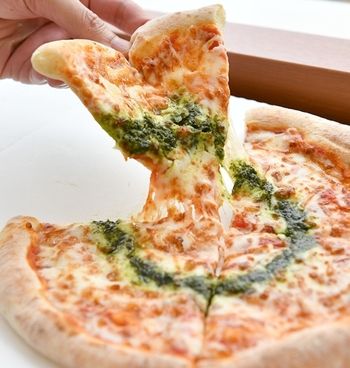 沖縄のファミリーマートで焼きたてピザ　全国展開の可能性も 	