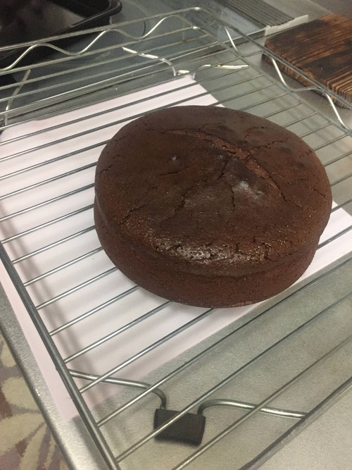 早朝からガトーショコラ作ったで 	