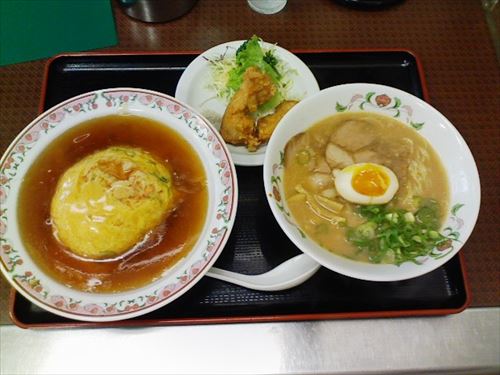 Tenshin_don,_ramen_and_karaage_by_rhosoi_in_Kyoto_R