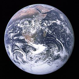 270px-The_Earth_seen_from_Apollo_17 (1)