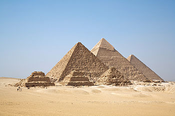 350px-All_Gizah_Pyramids (1)