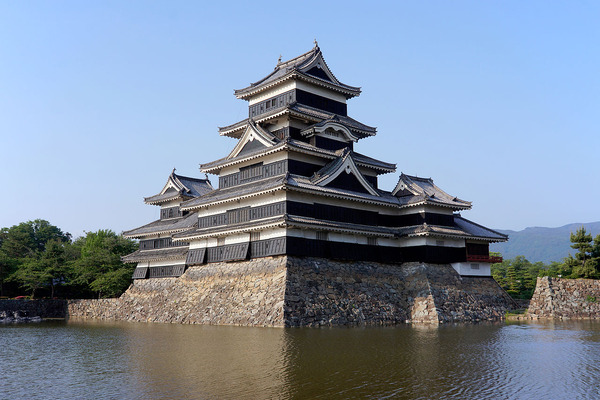 1280px-130608_Matsumoto_Castle_Matsumoto_Nagano_pref_Japan02bs4