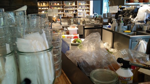 NODE上原 Cafe,Bar&Deli 代々木上原 3