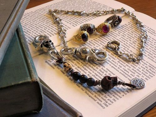 Celia de Flers / BIJOUX COLLECTION : CHARCOAL*GREEN BLOG NEWS