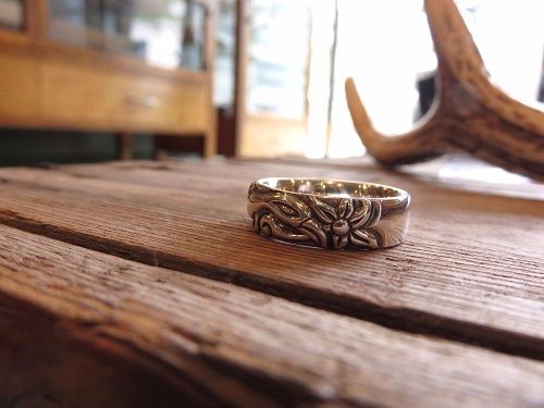 LONE ONES / SOULMATE RING : CHARCOAL*GREEN BLOG NEWS