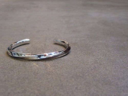 mollive HeavyOZ SHOUT & TWIST BRACELET : CHARCOAL*GREEN BLOG