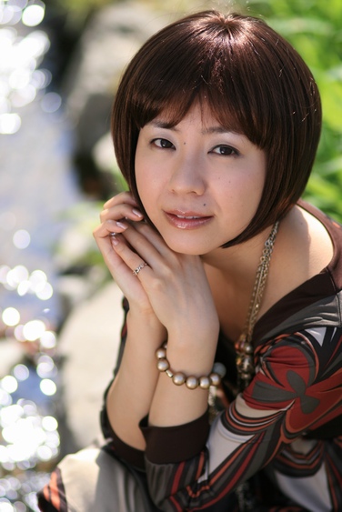 Emiko_in_the_park-14