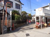 バーチーズ 路地入口