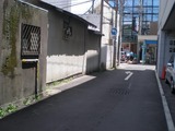 逗子銀座通りへの路地