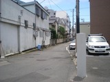 日月日 横浜銀行の向かいの路地