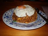 アロイ 海鮮黒チャーハン目玉焼きのせ
