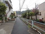 鎌府 線路沿い