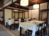 航 室内