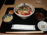 舵屋 いくらあられ丼